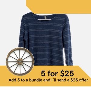 Denver Hayes stretch knit top. 3/4 sleeves.